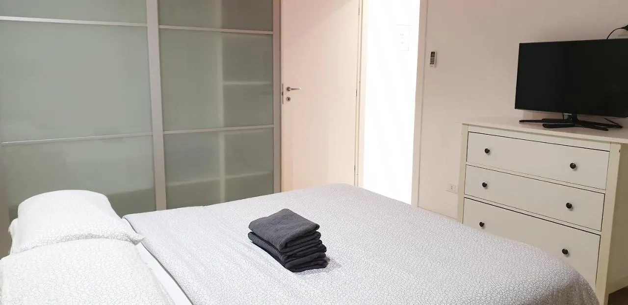 Michelangelo 81 Daire Milano